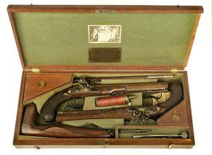 ケースとアクセサリーが付いたフリントロックの決闘銃のペア、c.1780-1800（ミクストメディア）